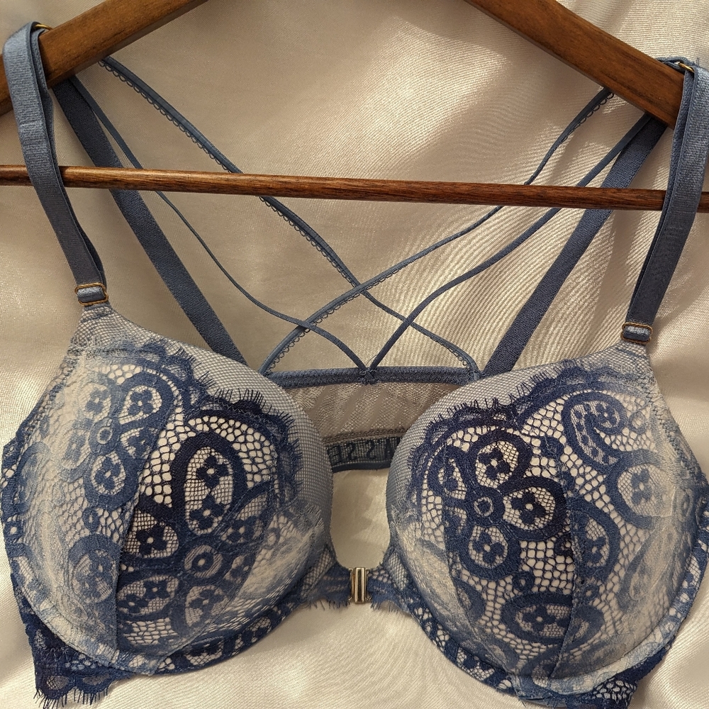 Victoria Secret Very Sexy Push Up 36D
